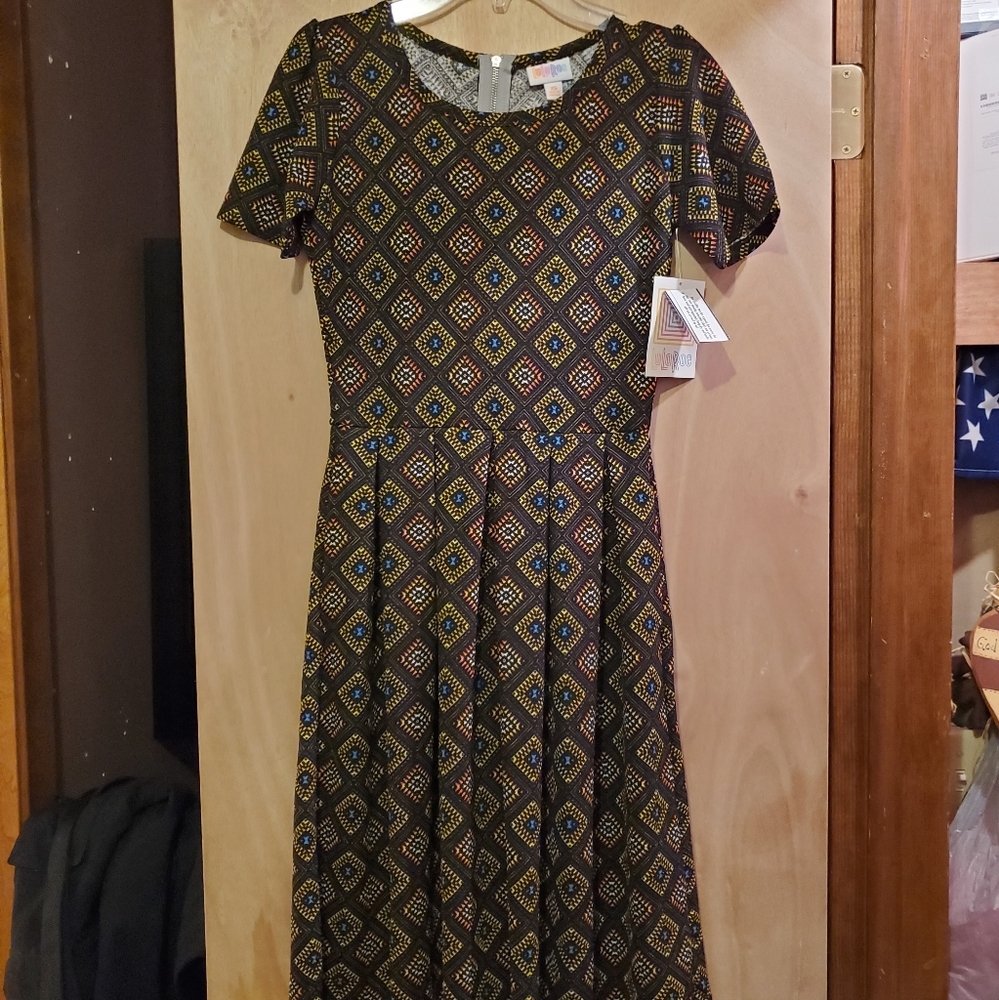 lularoe Amelia XS, New with tags, black base.